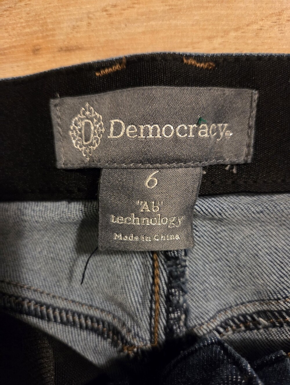 Democracy Ab Technology Womens Size‎ 6 Med Wash Bootcut Raw Hem Jeans - Picture 3 of 6